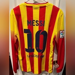 Lionel Messi Barcelona 2013-2014 away jersey